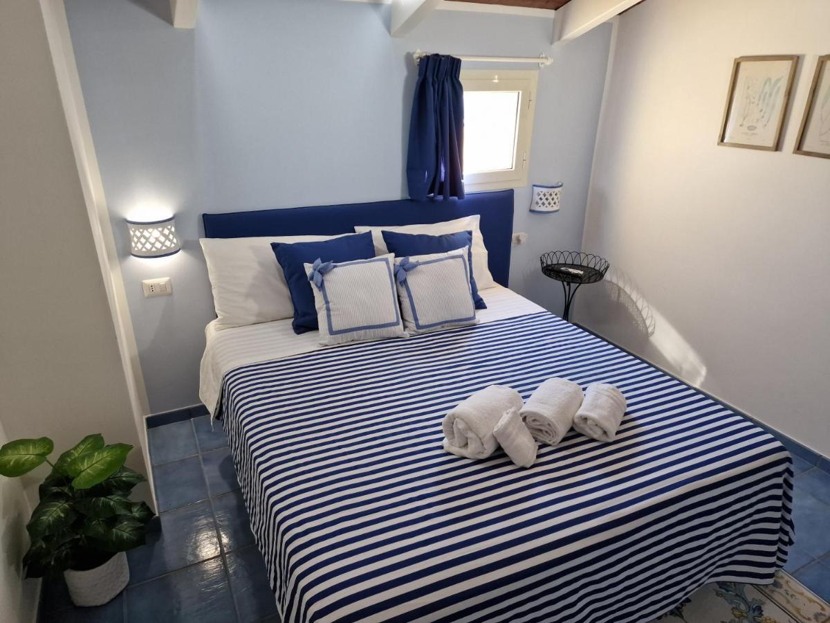 La Torretta Sea View Rooms Вико-Экуенсе Экстерьер фото