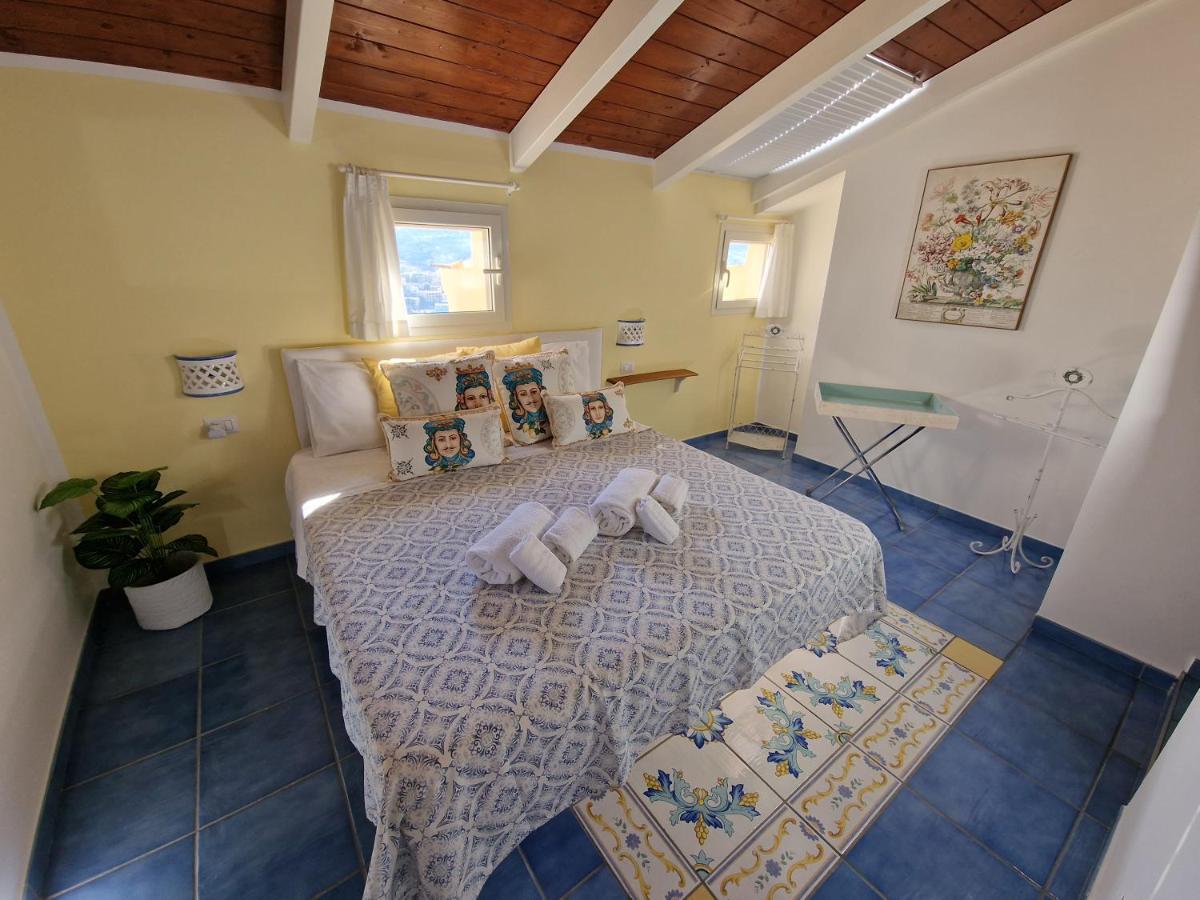 La Torretta Sea View Rooms Вико-Экуенсе Экстерьер фото
