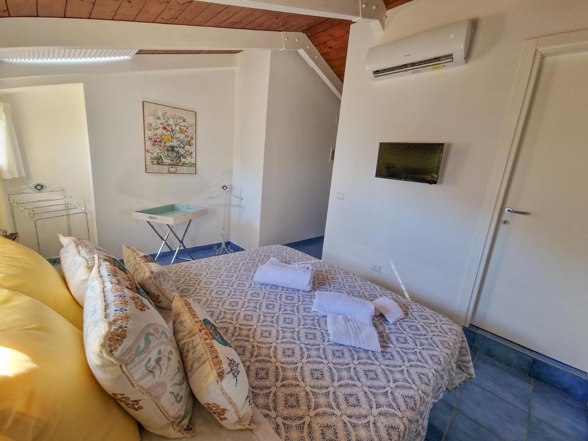 La Torretta Sea View Rooms Вико-Экуенсе Экстерьер фото